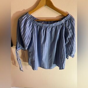 black and white striped flowy Round- neck blouse shirt with elasticsleeve 3/4‎